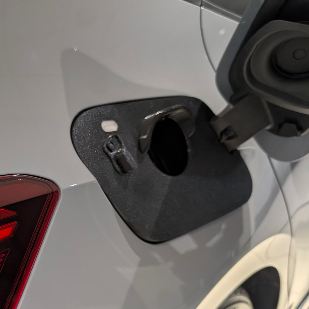 Cache-neige pour port de charge Volkswagen ID.3 et Cupra Born