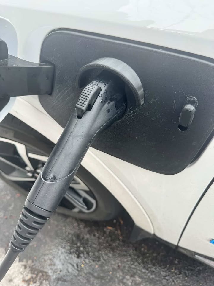 Cache-neige pour port de recharge des Chevrolet Silverado EV / GMC Sierra EV